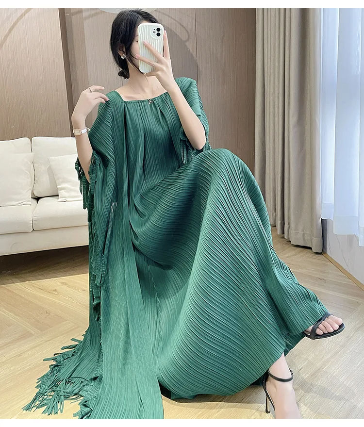 Robe Longue suspendue à franges plissées
